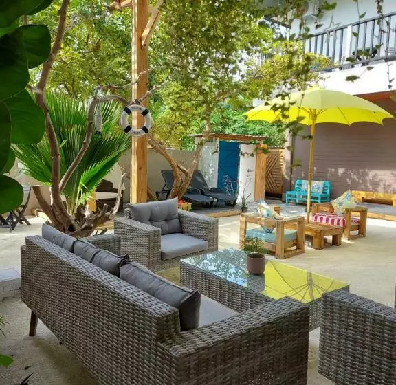 پانسیون Palms Retreat