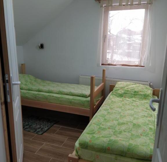 تختخواب و صبحانه Domacinstvo Kod Gere