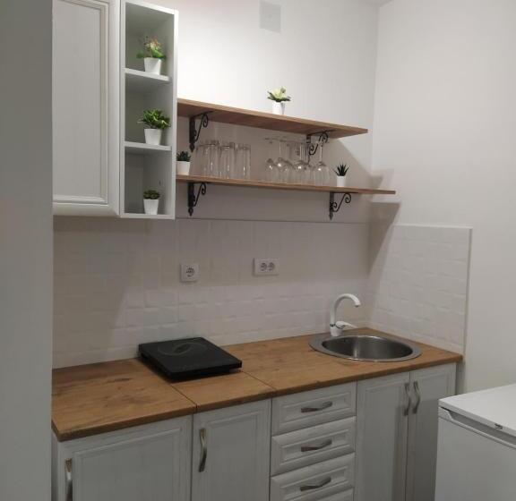 تختخواب و صبحانه Domacinstvo Kod Gere