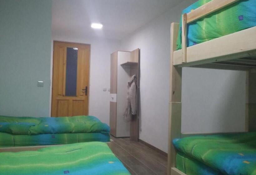 تختخواب و صبحانه Domacinstvo Kod Gere