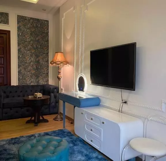 تختخواب و صبحانه Luxury Hotel T&l