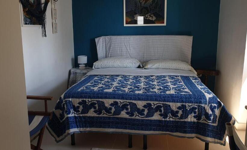 تختخواب و صبحانه Villa Elvira Hollywood Apartment