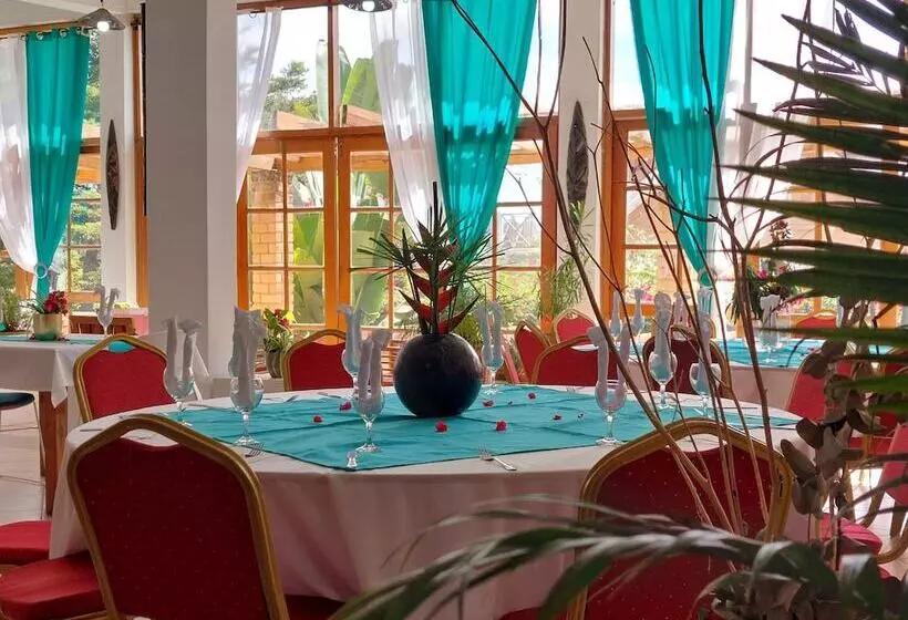 هتل Island Continent