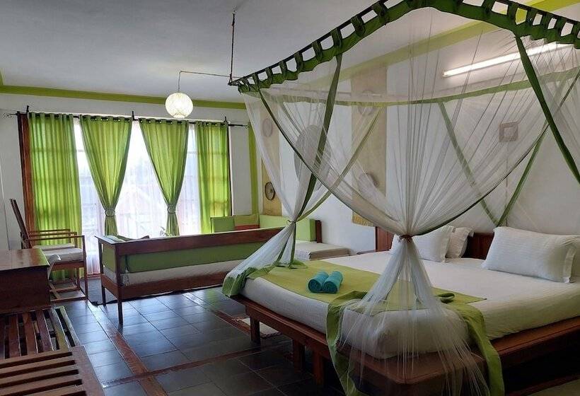 هتل Island Continent