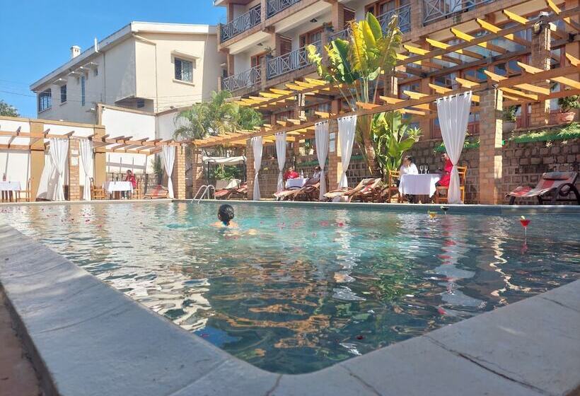 هتل Island Continent