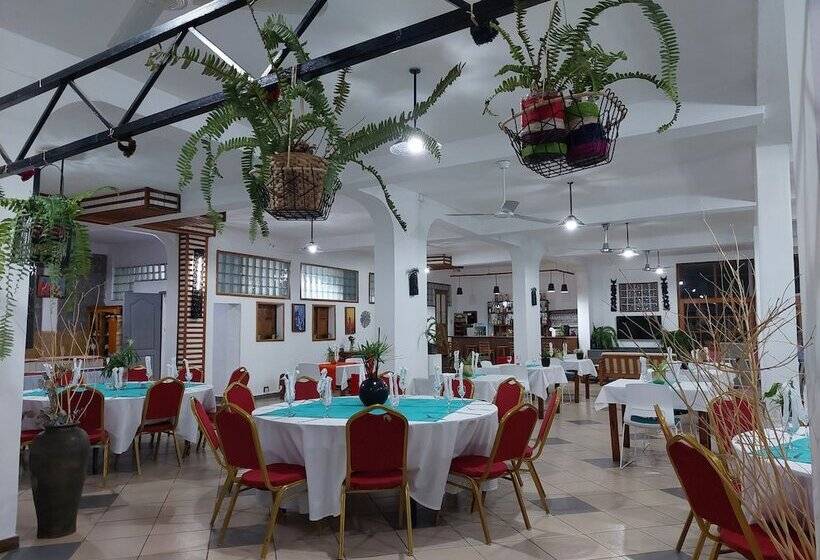 هتل Island Continent