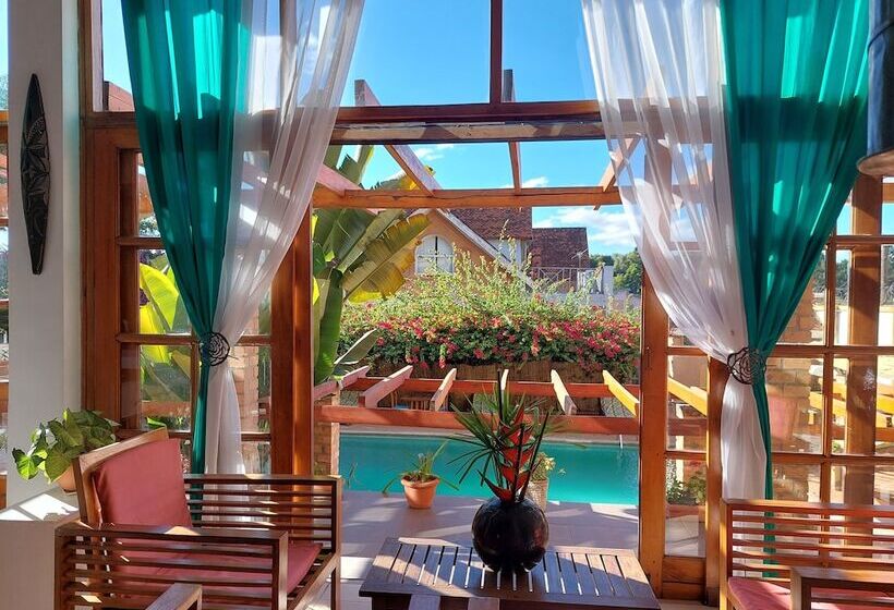 هتل Island Continent