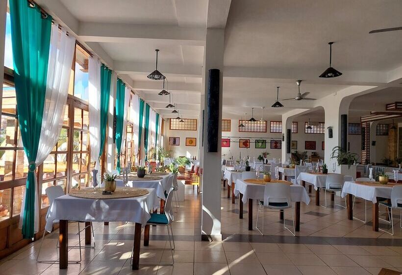 هتل Island Continent