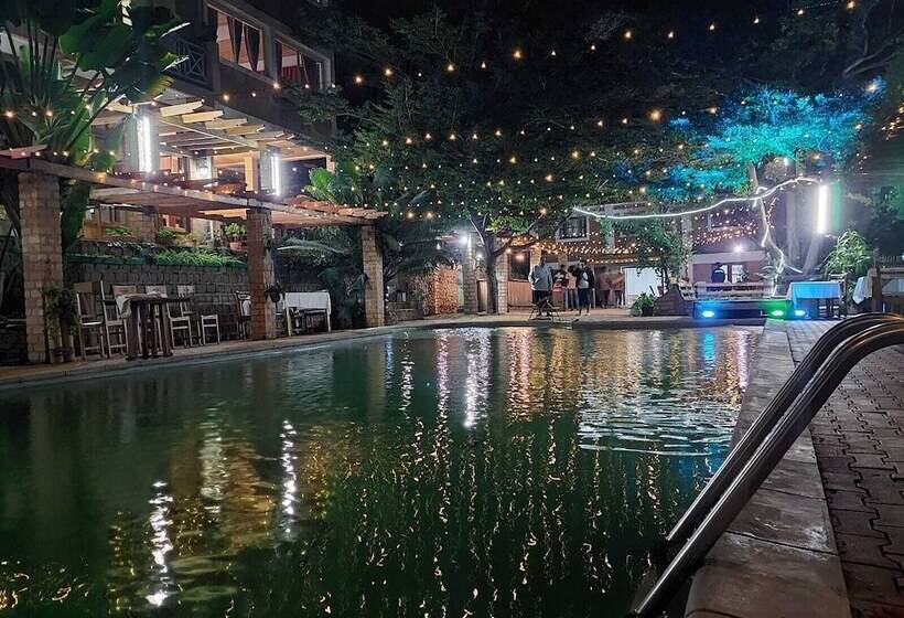 هتل Island Continent