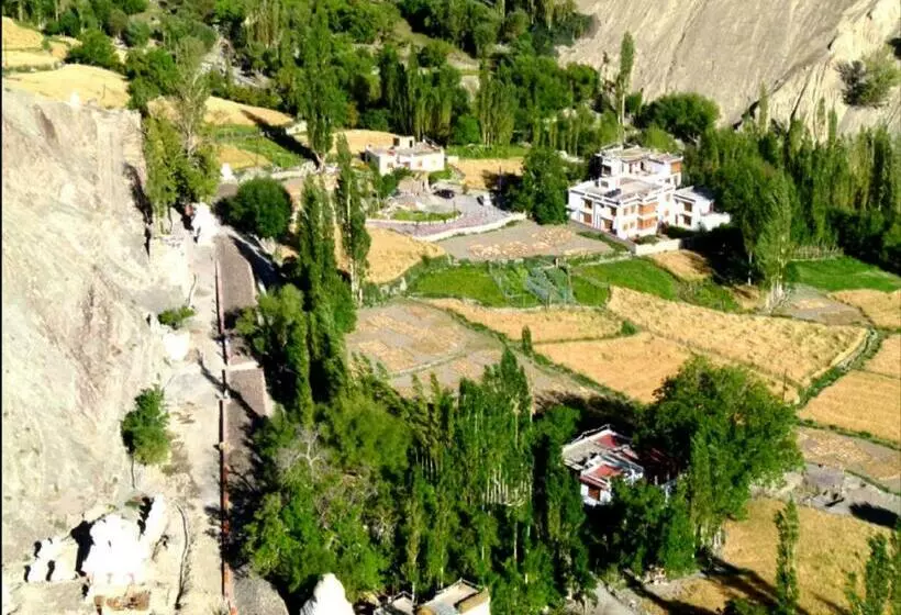 Namra Hotel And Camps   Temisgam