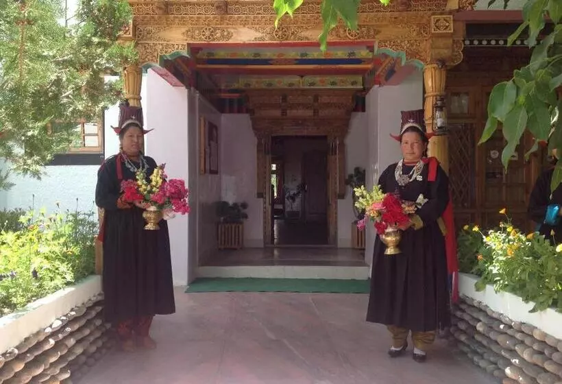 Namra Hotel And Camps   Temisgam