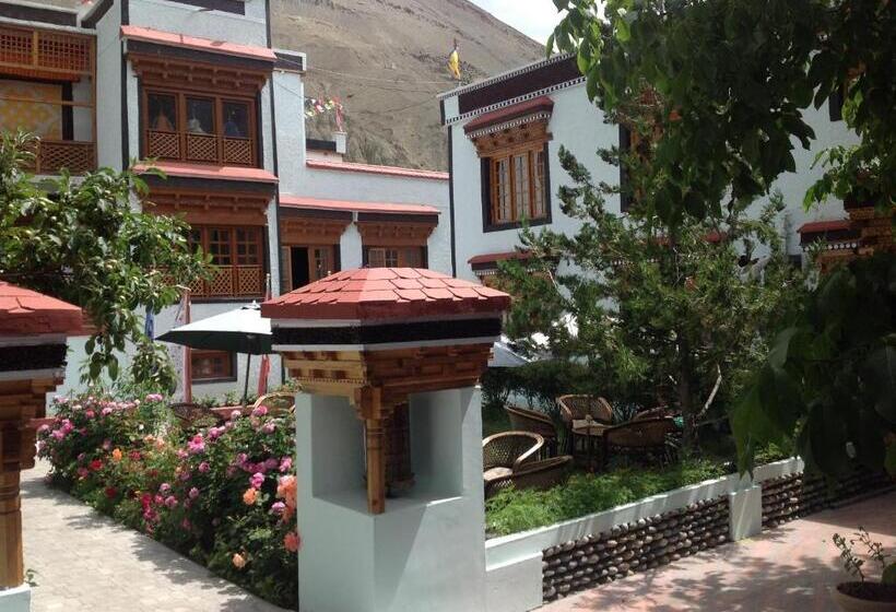 Namra Hotel And Camps Temisgam