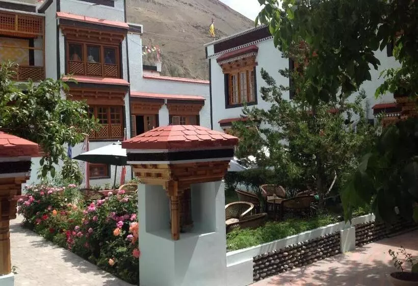 Namra Hotel And Camps   Temisgam