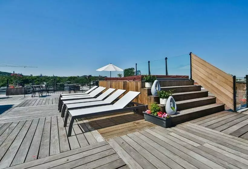 Parc Avenue Hostel