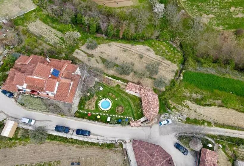 ペンション Alpeta Agrotourism & Winery   Roshnik , Berat