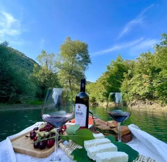 ペンション Alpeta Agrotourism & Winery   Roshnik , Berat
