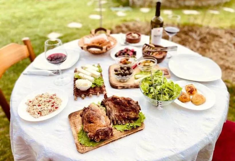 ペンション Alpeta Agrotourism & Winery   Roshnik , Berat