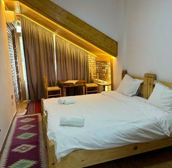 ペンション Alpeta Agrotourism & Winery   Roshnik , Berat