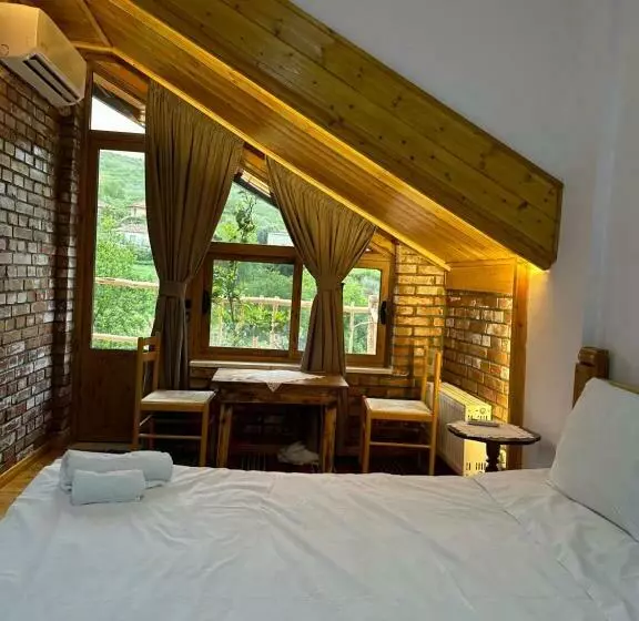ペンション Alpeta Agrotourism & Winery   Roshnik , Berat