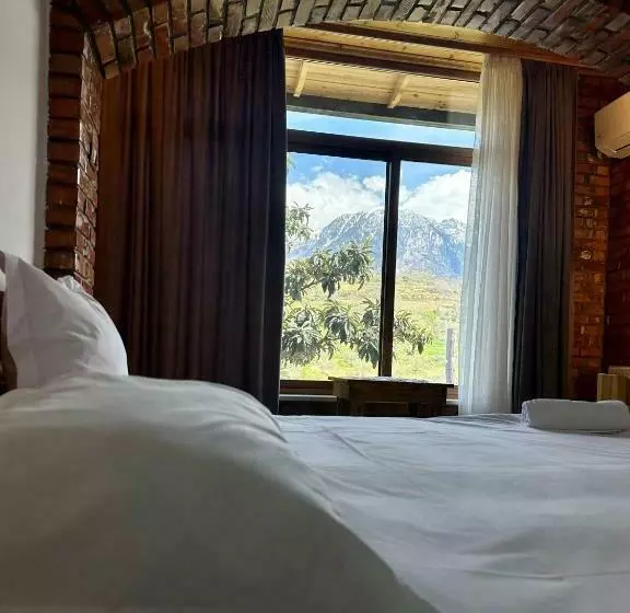 ペンション Alpeta Agrotourism & Winery   Roshnik , Berat