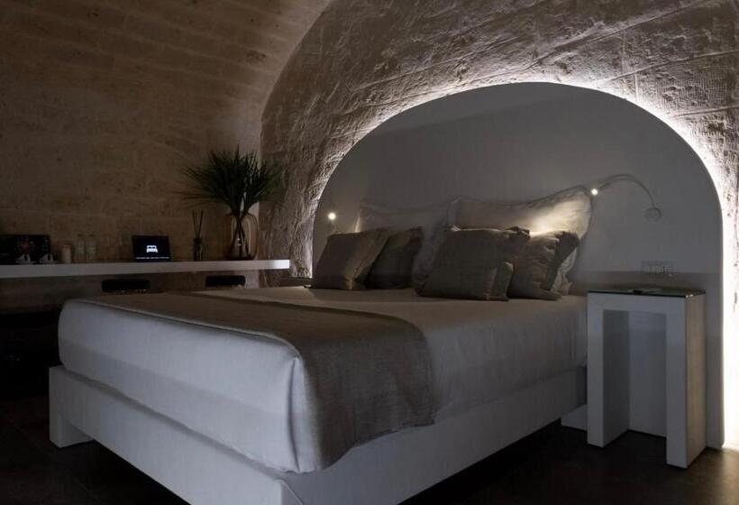 پانسیون The Saint Stays