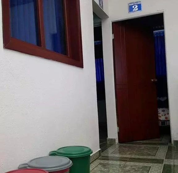 ユースホステル Hospedaje Puerta Al Lago