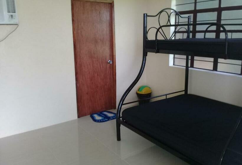 Hostel Josurfinn, Puraran Beach