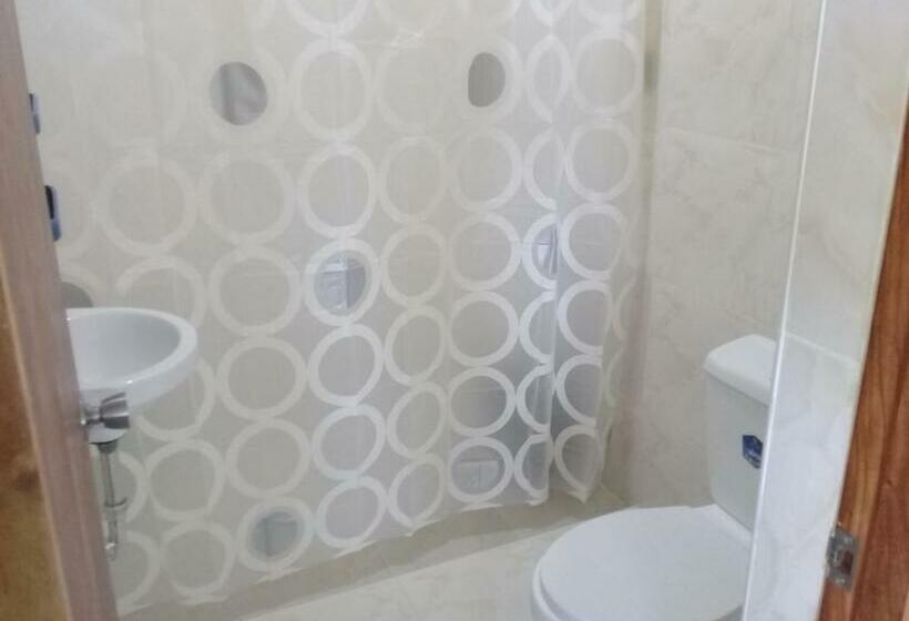 Hostel Josurfinn, Puraran Beach