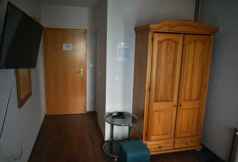 هاستل Prenoćište Samir