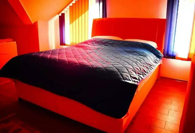 هاستل Prenoćište Samir