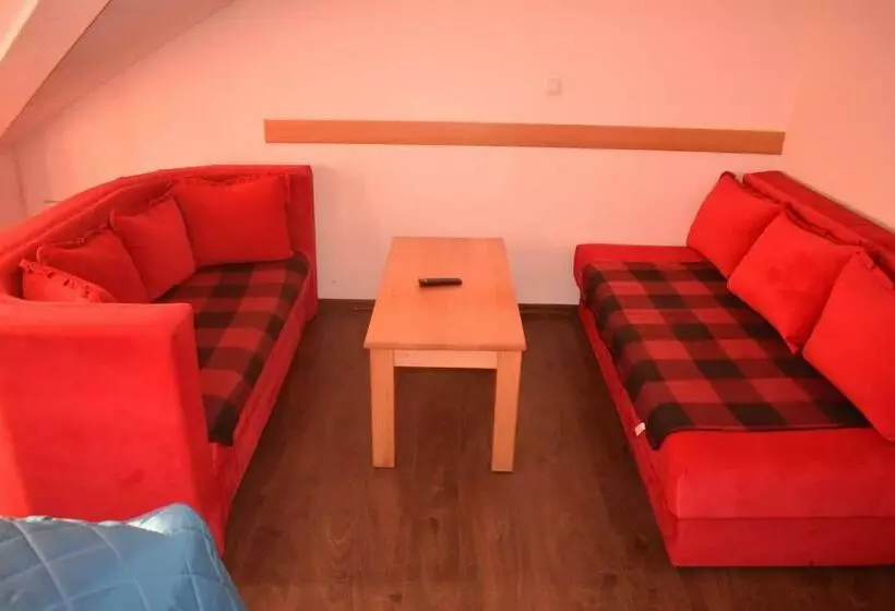 هاستل Prenoćište Samir