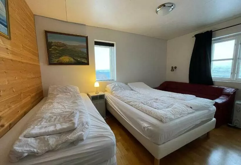 هتل Fagrabrekka Guesthouse