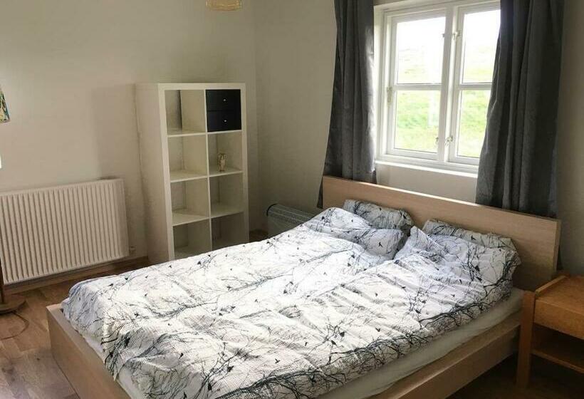 هتل Fagrabrekka Guesthouse