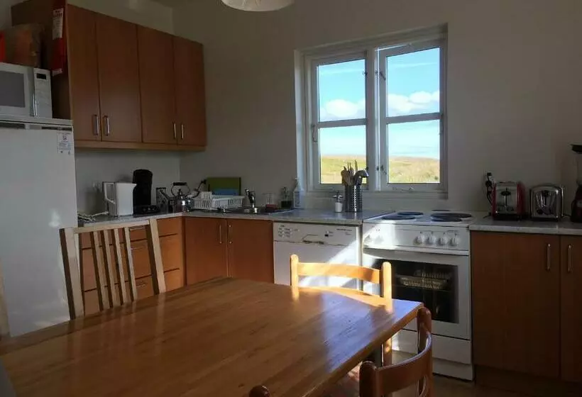 هتل Fagrabrekka Guesthouse