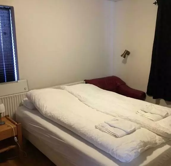 هتل Fagrabrekka Guesthouse