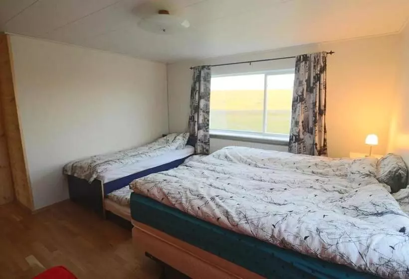 هتل Fagrabrekka Guesthouse