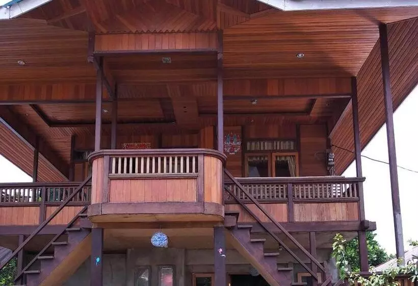 ペンション Sunset Guest House & Bar