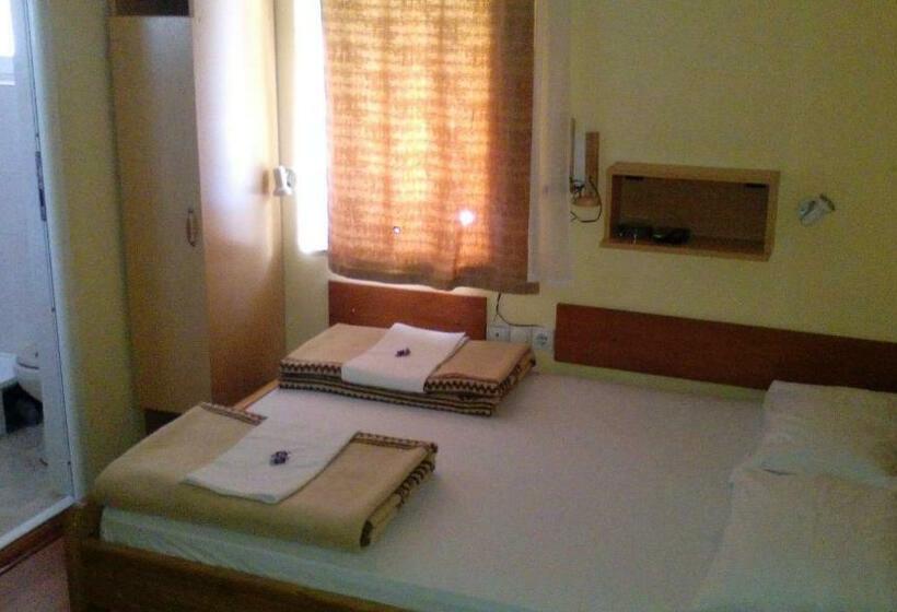 هاستل Sobe Za Izdavanje Blef