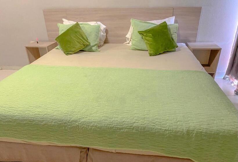 هتل Canarias Bed & Breakfast