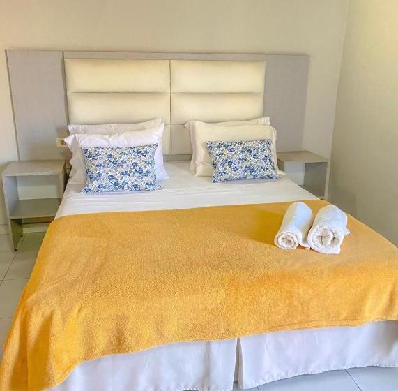 هتل Canarias Bed & Breakfast