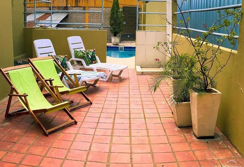 هتل Canarias Bed & Breakfast