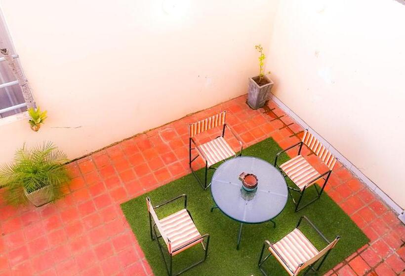 هتل Canarias Bed & Breakfast