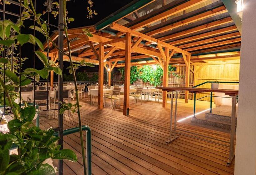 Majatalo Hoefer Der Genusstreffpunkt