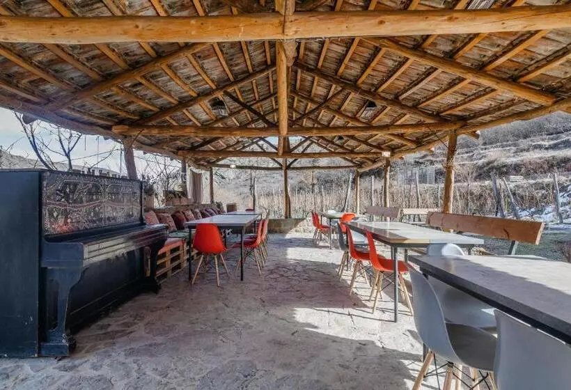 پانسیون Nika Vacheishvili S Guest House