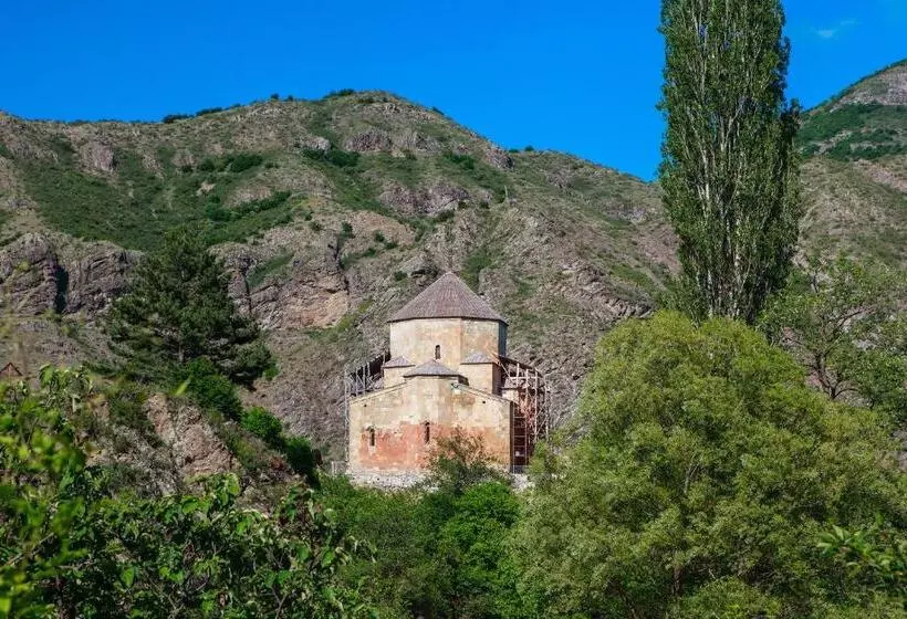 پانسیون Nika Vacheishvili S Guest House