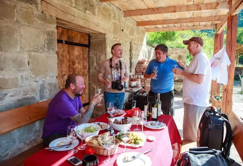 پانسیون Nika Vacheishvili S Guest House