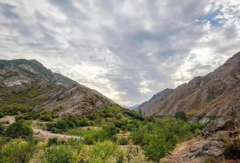 پانسیون Nika Vacheishvili S Guest House