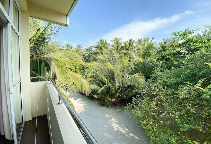 پانسیون Three Hearts