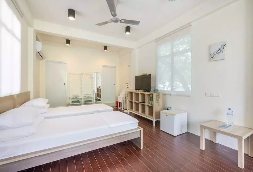 پانسیون Three Hearts