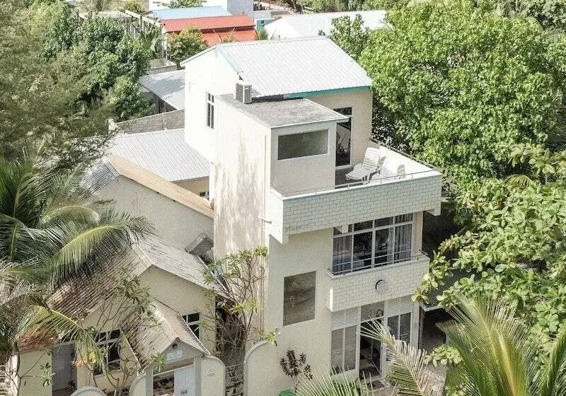 پانسیون Three Hearts